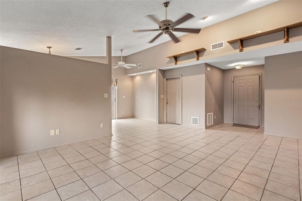 For Sale: $435,000 (3 beds, 2 baths, 1325 Square Feet)