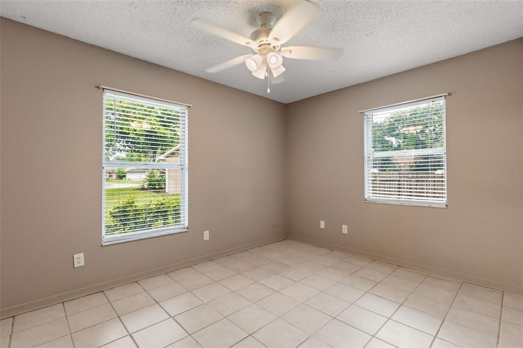 For Sale: $435,000 (3 beds, 2 baths, 1325 Square Feet)
