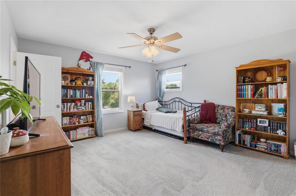 For Sale: $679,000 (4 beds, 2 baths, 2560 Square Feet)