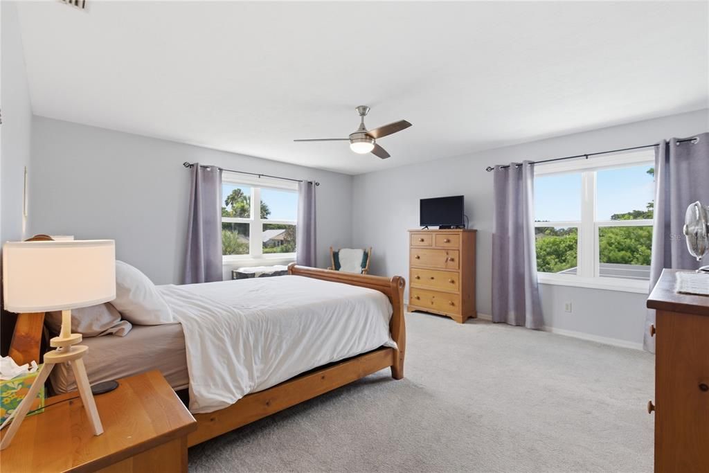 For Sale: $679,000 (4 beds, 2 baths, 2560 Square Feet)