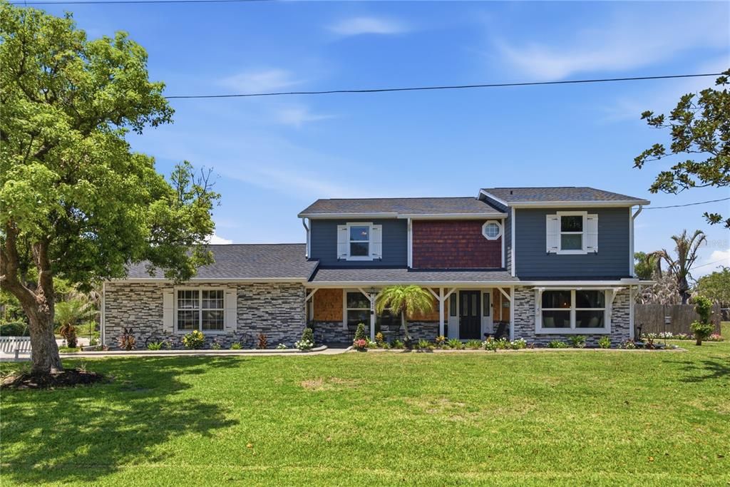 For Sale: $679,000 (4 beds, 2 baths, 2560 Square Feet)