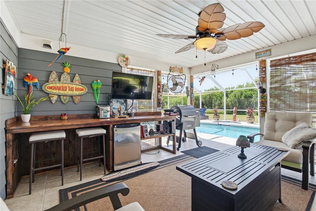 For Sale: $679,000 (4 beds, 2 baths, 2560 Square Feet)