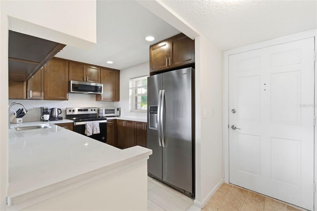 For Sale: $250,000 (2 beds, 2 baths, 1060 Square Feet)