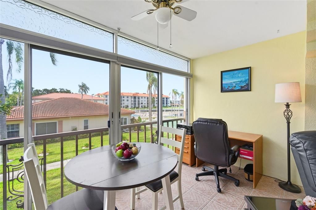 For Sale: $250,000 (2 beds, 2 baths, 1060 Square Feet)
