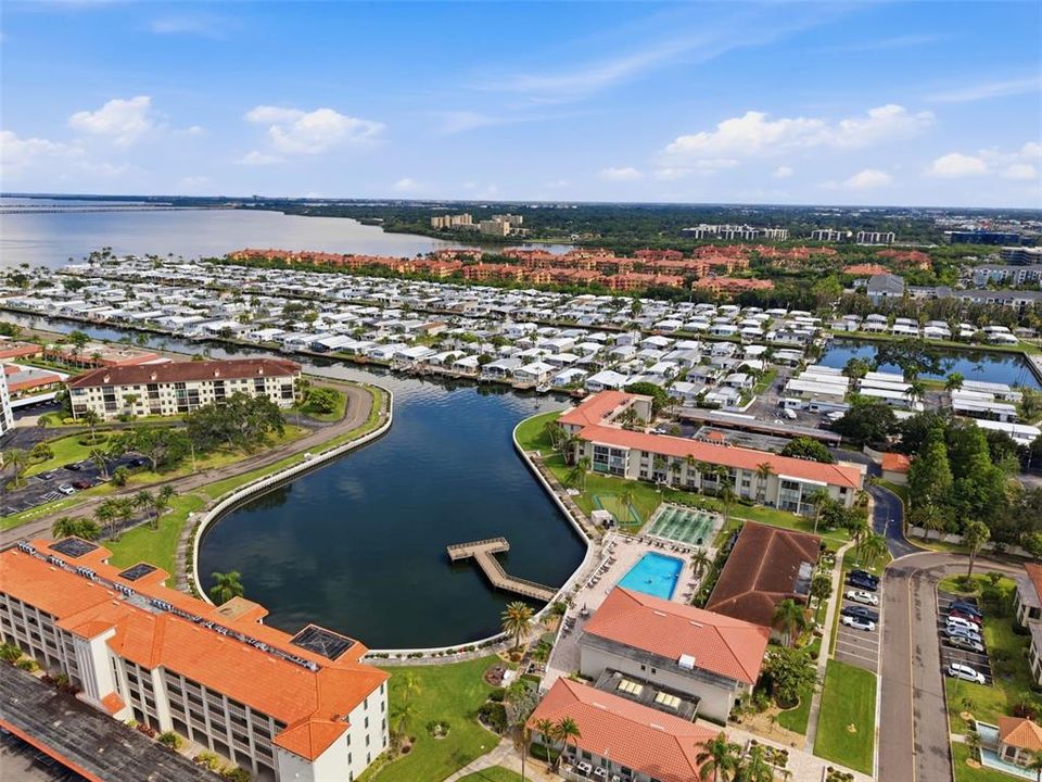 For Sale: $250,000 (2 beds, 2 baths, 1060 Square Feet)