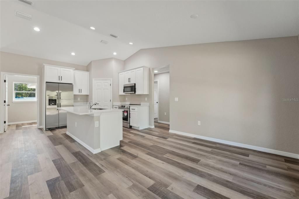 En Venta: $345,000 (3 camas, 2 baños, 1560 Pies cuadrados)