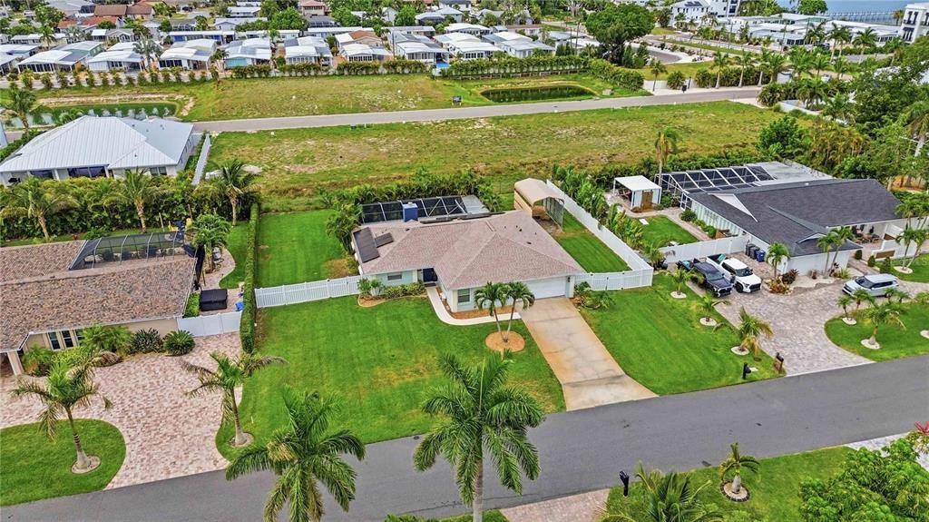 На продажу: $825,000 (4 спален, 2 ванн, 1965 Квадратных фут)
