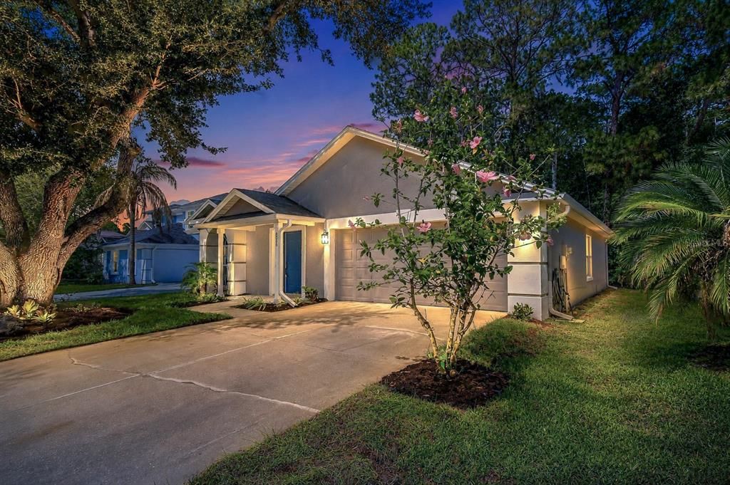 For Sale: $399,900 (3 beds, 2 baths, 1396 Square Feet)