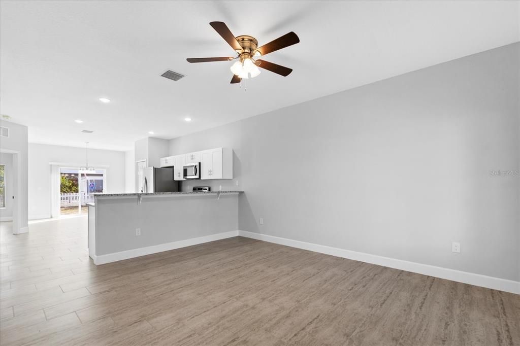 出租: $1,775 (3 贝兹, 2 浴室, 1304 平方英尺)