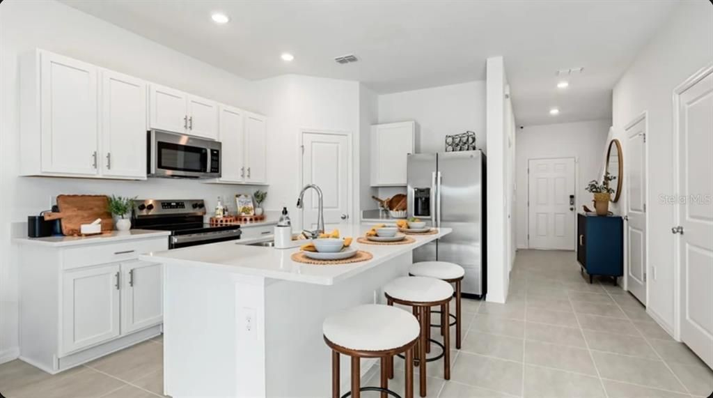 For Sale: $369,534 (3 beds, 2 baths, 1558 Square Feet)