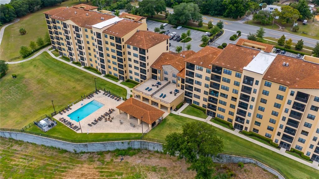 For Sale: $349,000 (2 beds, 2 baths, 1402 Square Feet)