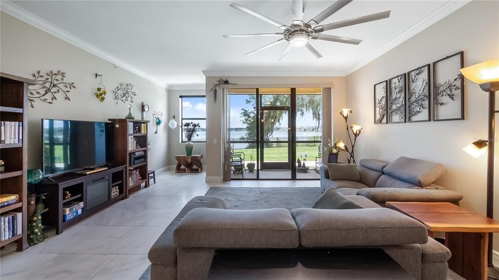 For Sale: $349,000 (2 beds, 2 baths, 1402 Square Feet)