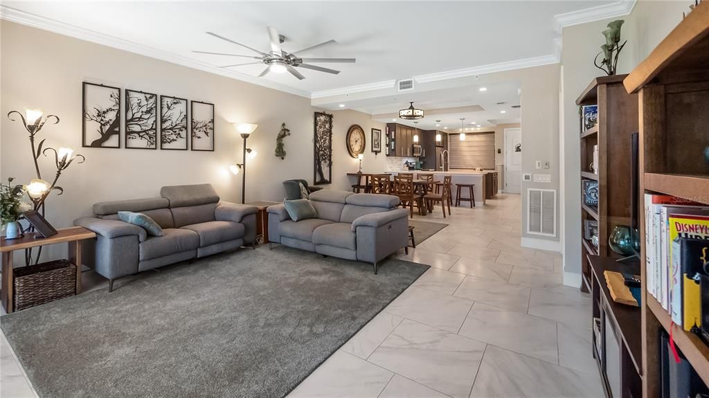 For Sale: $349,000 (2 beds, 2 baths, 1402 Square Feet)