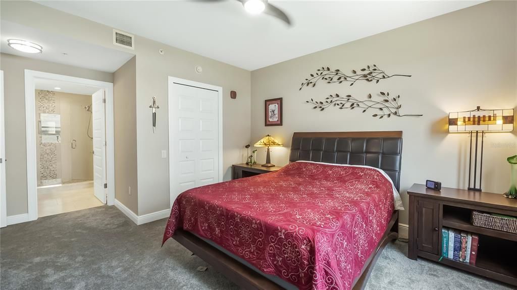 For Sale: $349,000 (2 beds, 2 baths, 1402 Square Feet)