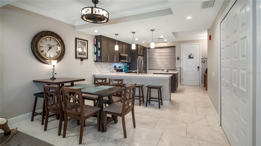 For Sale: $349,000 (2 beds, 2 baths, 1402 Square Feet)