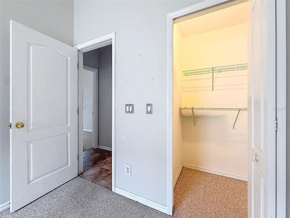 На продажу: $429,990 (4 спален, 2 ванн, 1853 Квадратных фут)