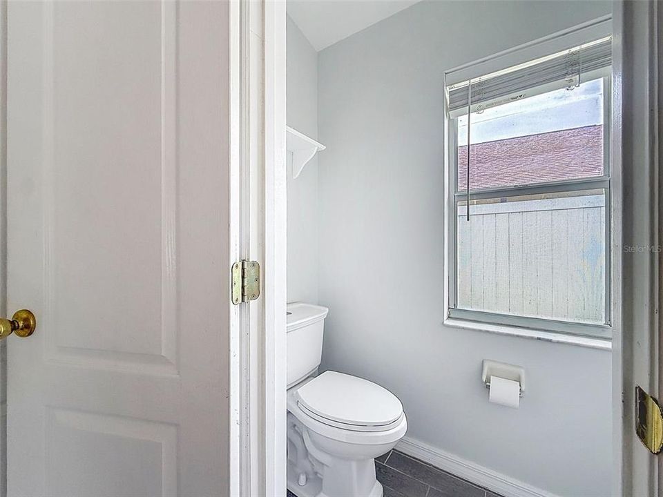 На продажу: $429,990 (4 спален, 2 ванн, 1853 Квадратных фут)