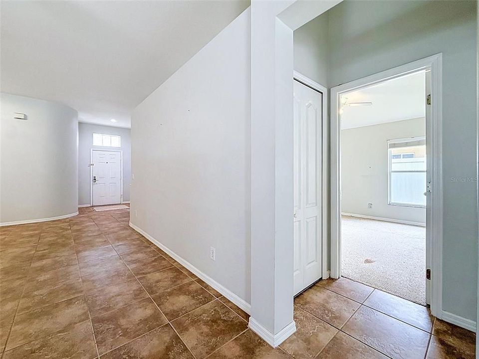 На продажу: $429,990 (4 спален, 2 ванн, 1853 Квадратных фут)