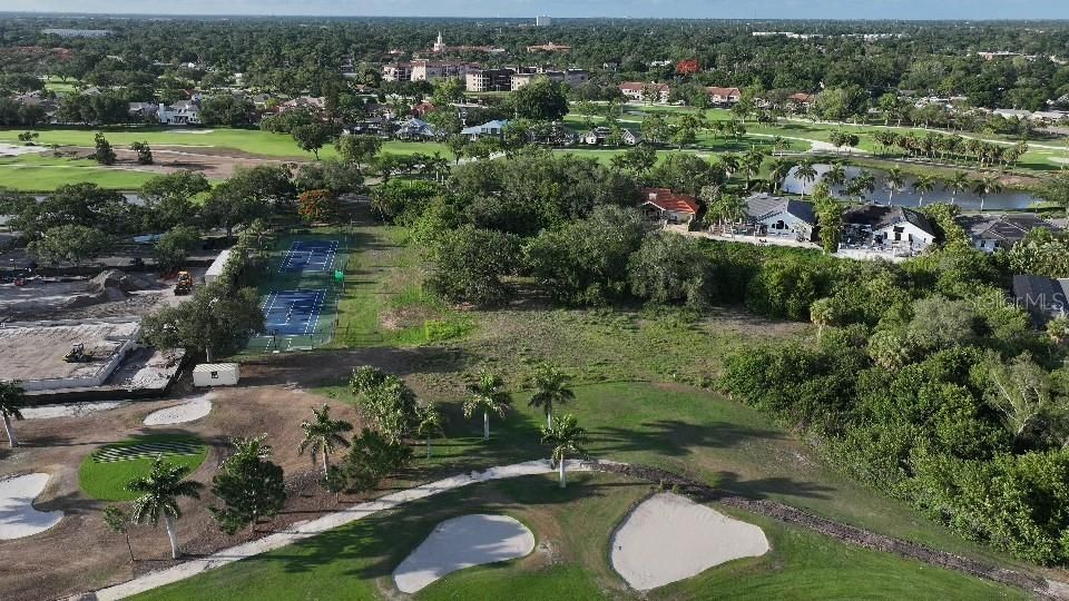 На продажу: $1,300,000 (1.55 acres)