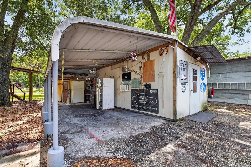 For Sale: $130,000 (2 beds, 2 baths, 700 Square Feet)