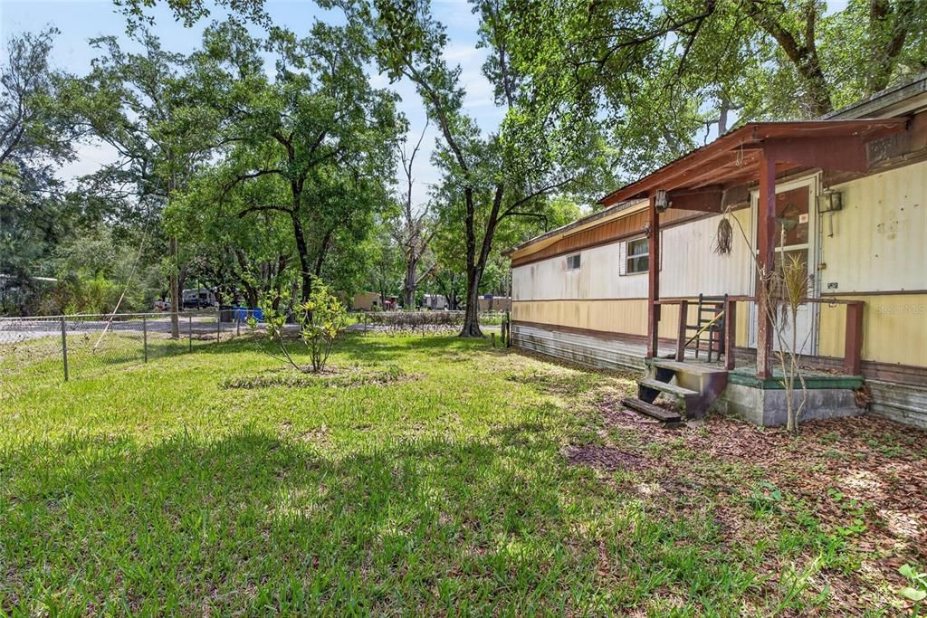 For Sale: $130,000 (2 beds, 2 baths, 700 Square Feet)
