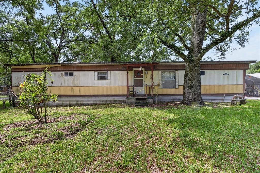 For Sale: $130,000 (2 beds, 2 baths, 700 Square Feet)