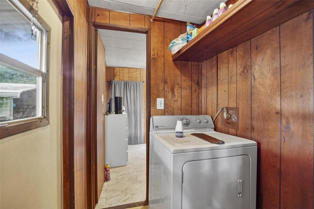 For Sale: $130,000 (2 beds, 2 baths, 700 Square Feet)