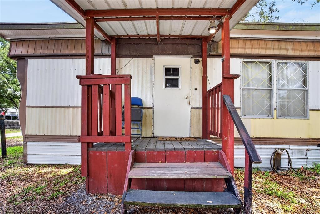 For Sale: $130,000 (2 beds, 2 baths, 700 Square Feet)