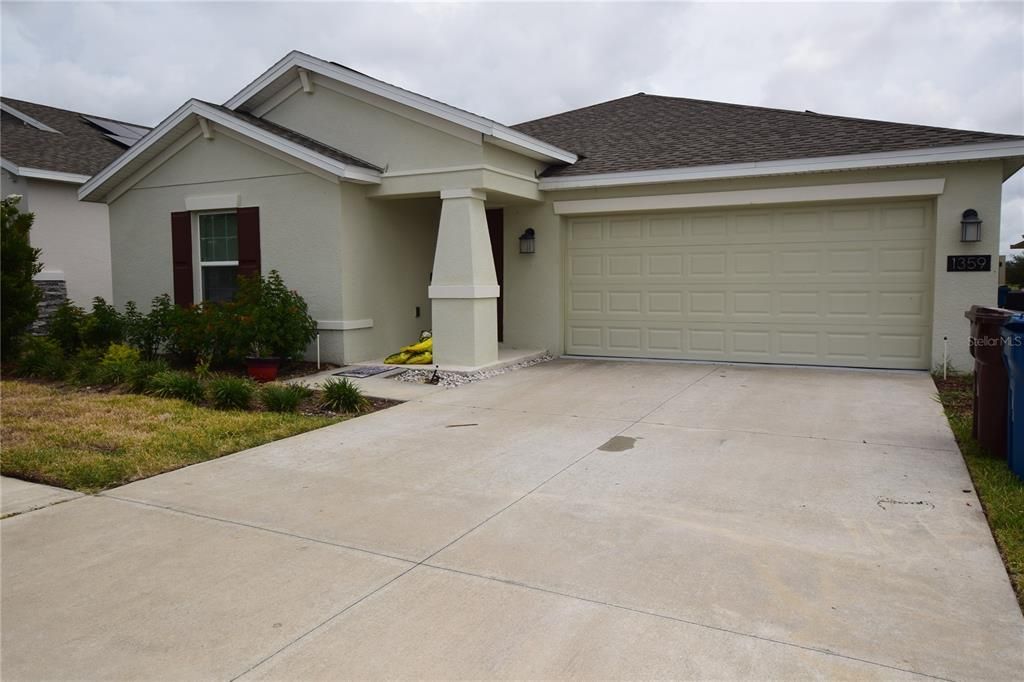 For Rent: $1,900 (3 beds, 2 baths, 1560 Square Feet)