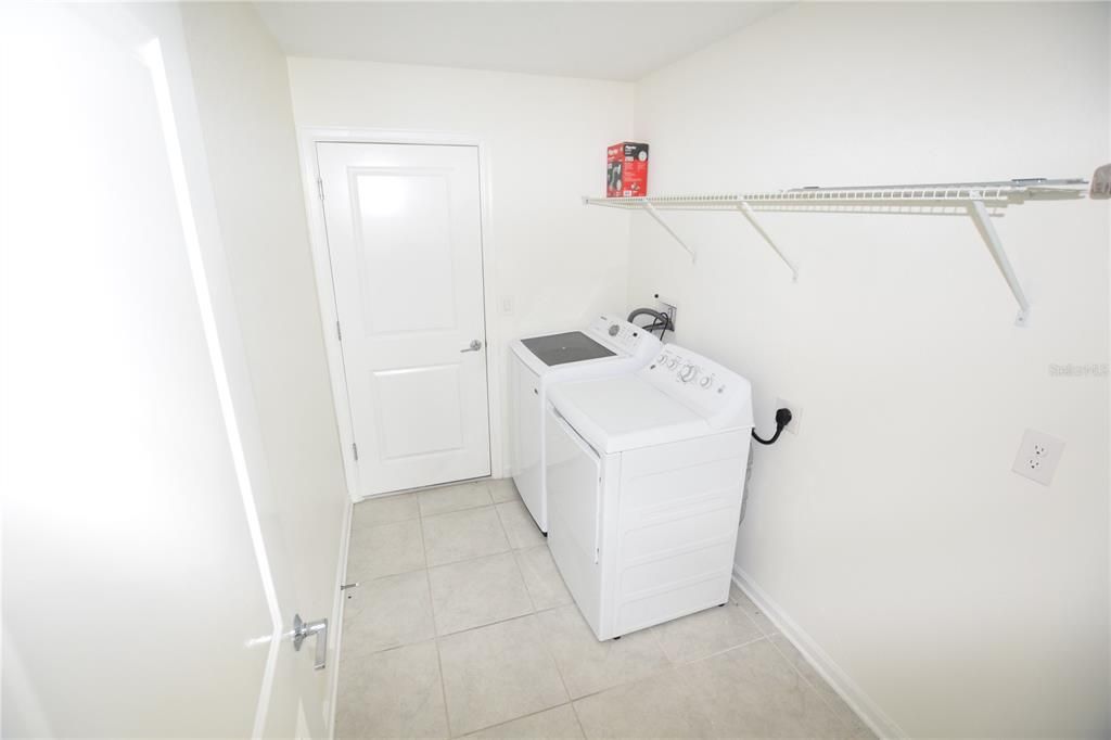 For Rent: $1,900 (3 beds, 2 baths, 1560 Square Feet)