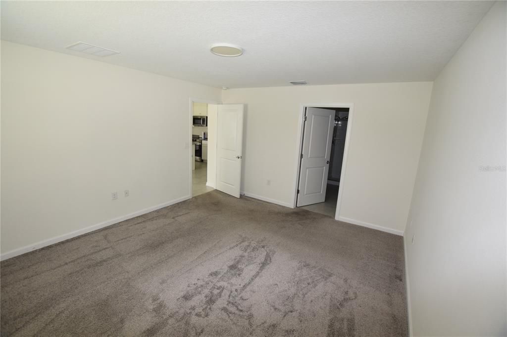 For Rent: $1,900 (3 beds, 2 baths, 1560 Square Feet)