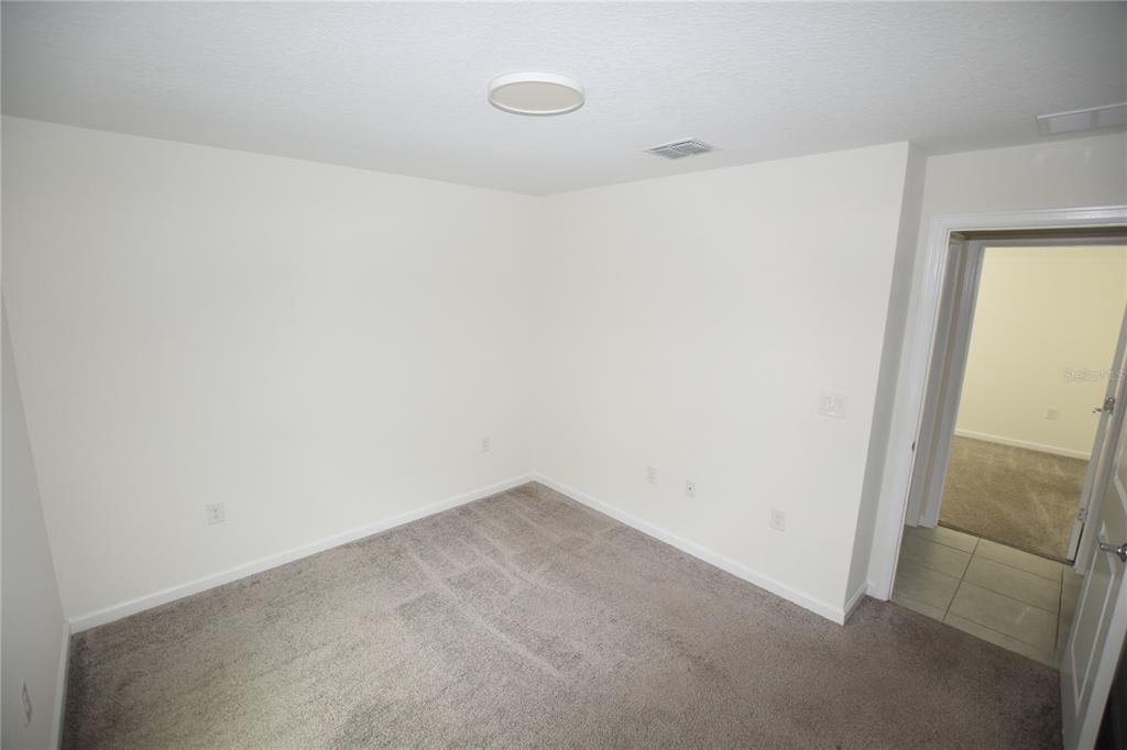 For Rent: $1,900 (3 beds, 2 baths, 1560 Square Feet)