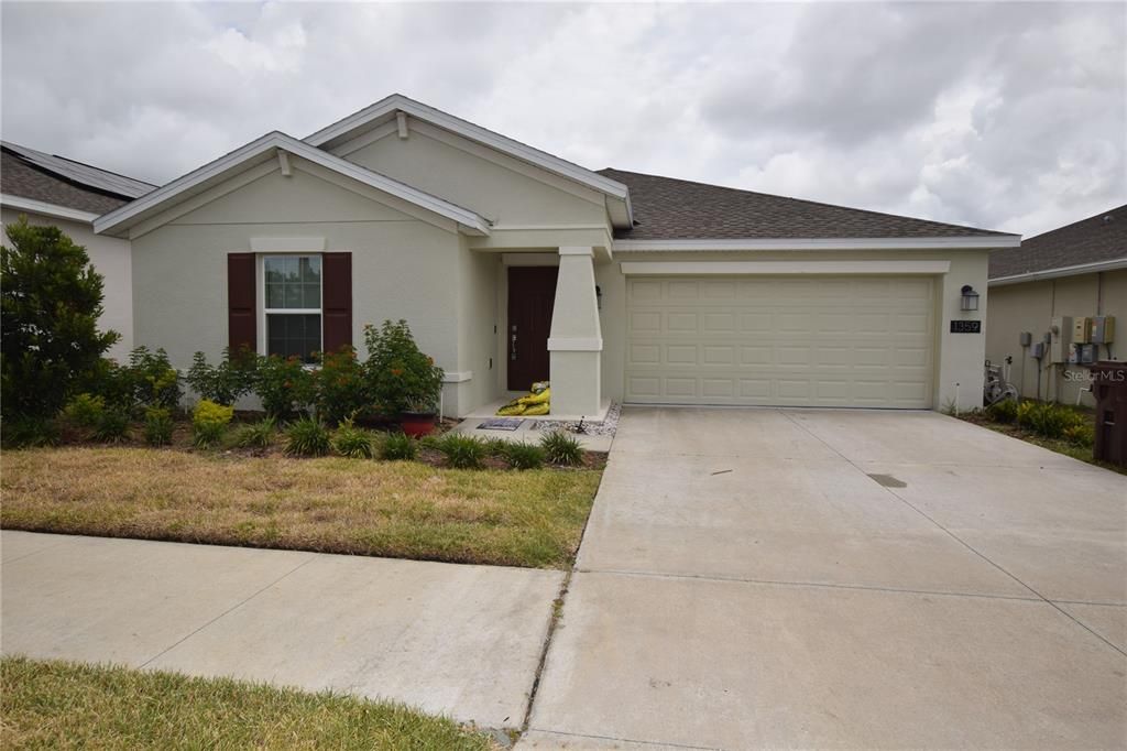 For Rent: $1,900 (3 beds, 2 baths, 1560 Square Feet)