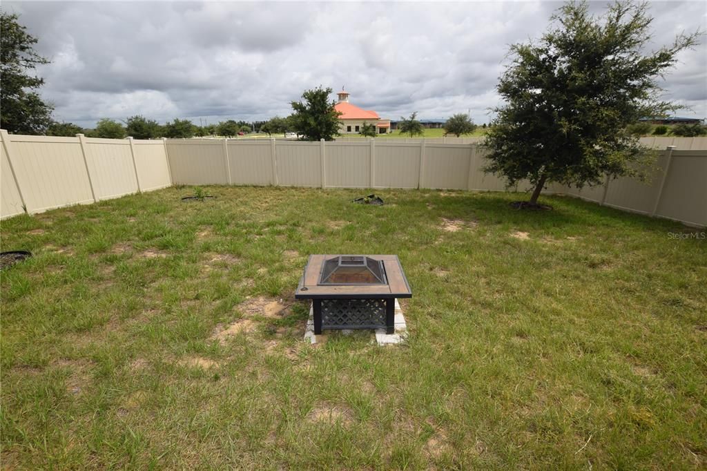 For Rent: $1,900 (3 beds, 2 baths, 1560 Square Feet)