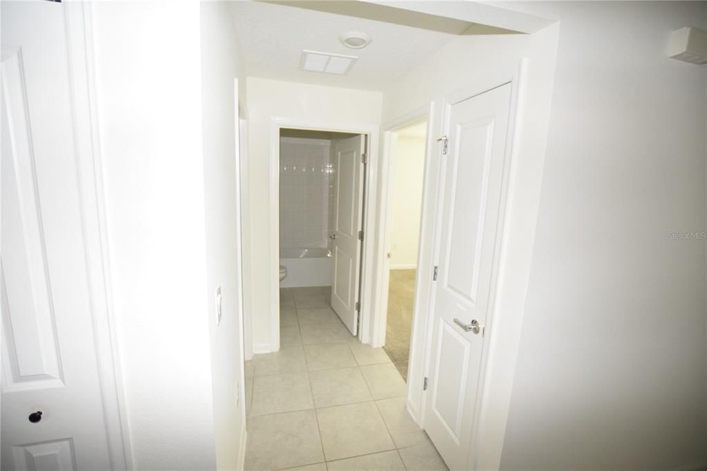 For Rent: $1,900 (3 beds, 2 baths, 1560 Square Feet)
