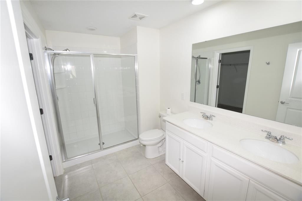 For Rent: $1,900 (3 beds, 2 baths, 1560 Square Feet)