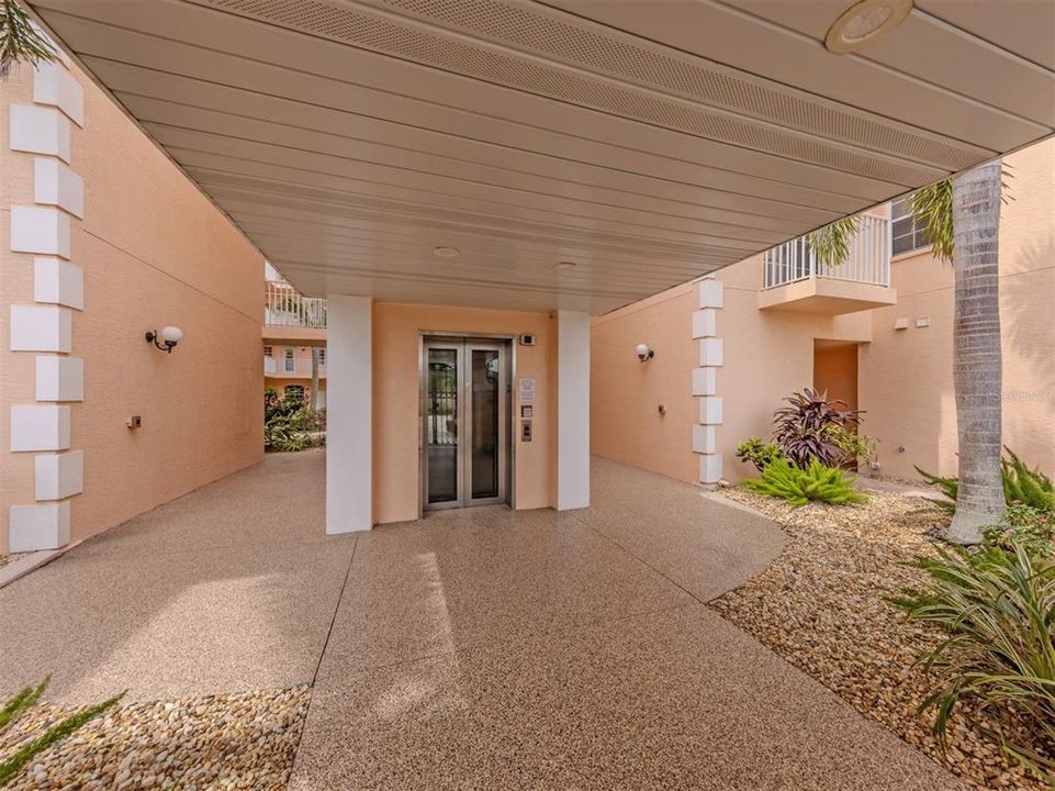 For Sale: $365,000 (3 beds, 2 baths, 1524 Square Feet)