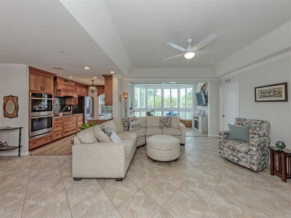 For Sale: $365,000 (3 beds, 2 baths, 1524 Square Feet)