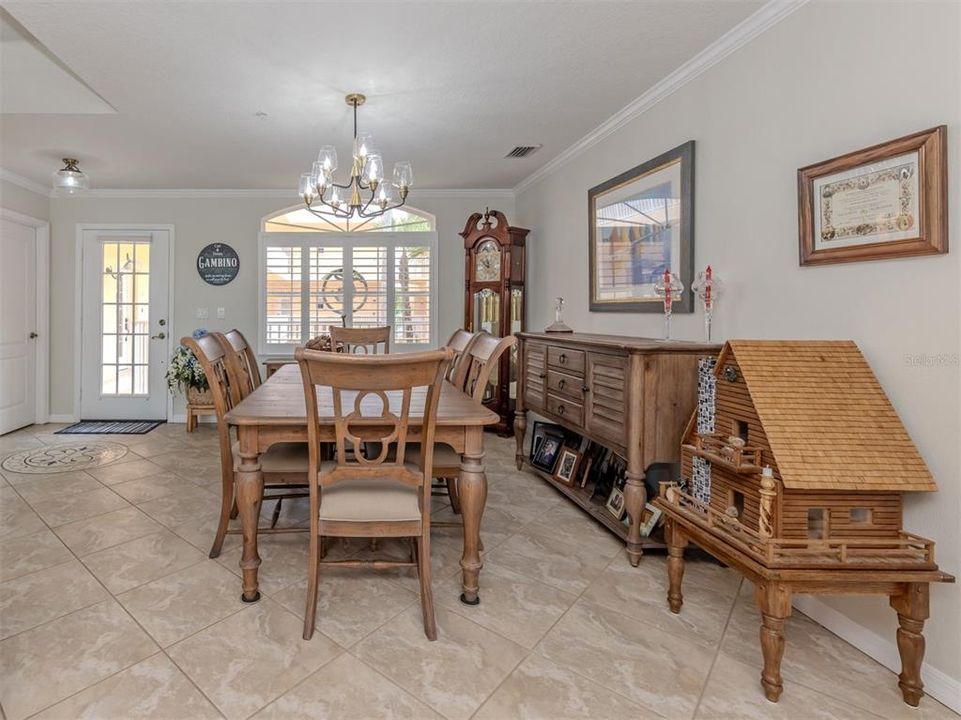 For Sale: $365,000 (3 beds, 2 baths, 1524 Square Feet)