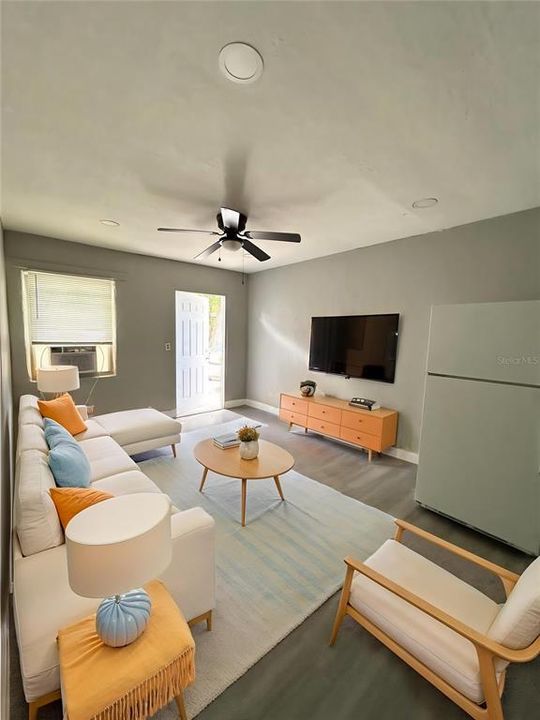 For Rent: $1,000 (2 beds, 1 baths, 650 Square Feet)