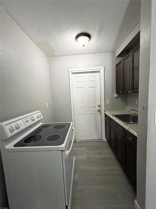 For Rent: $1,000 (2 beds, 1 baths, 650 Square Feet)