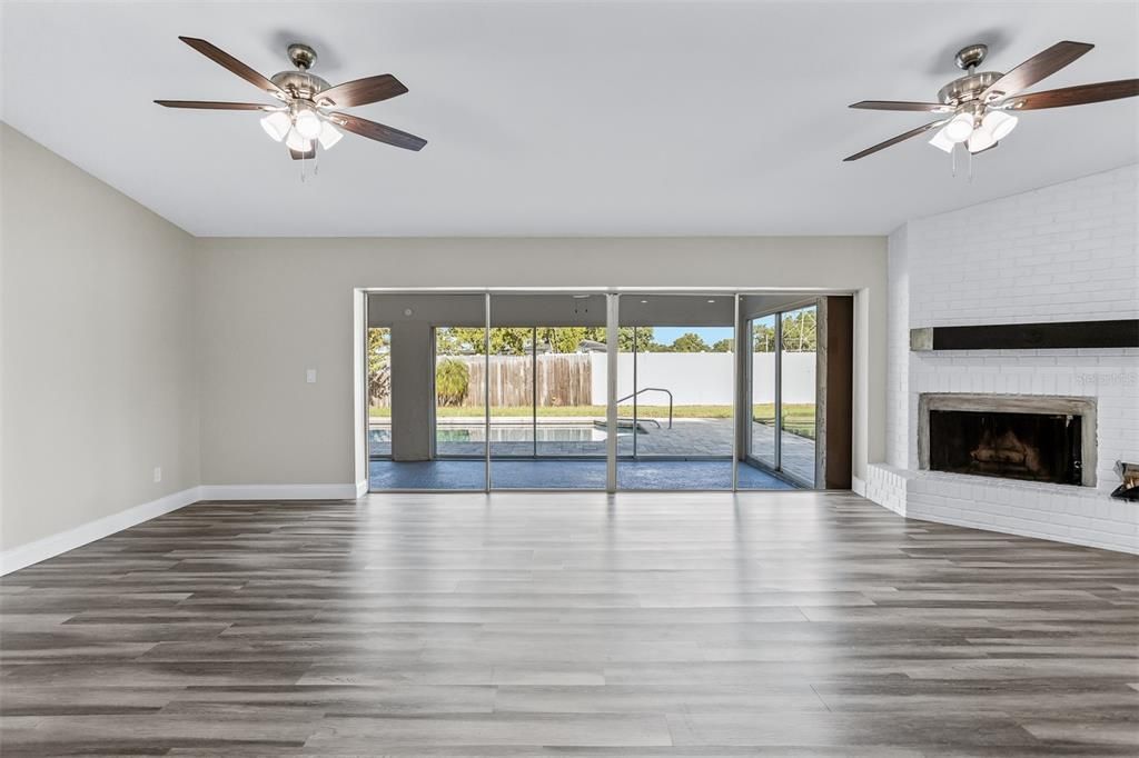 For Sale: $610,000 (3 beds, 3 baths, 1716 Square Feet)