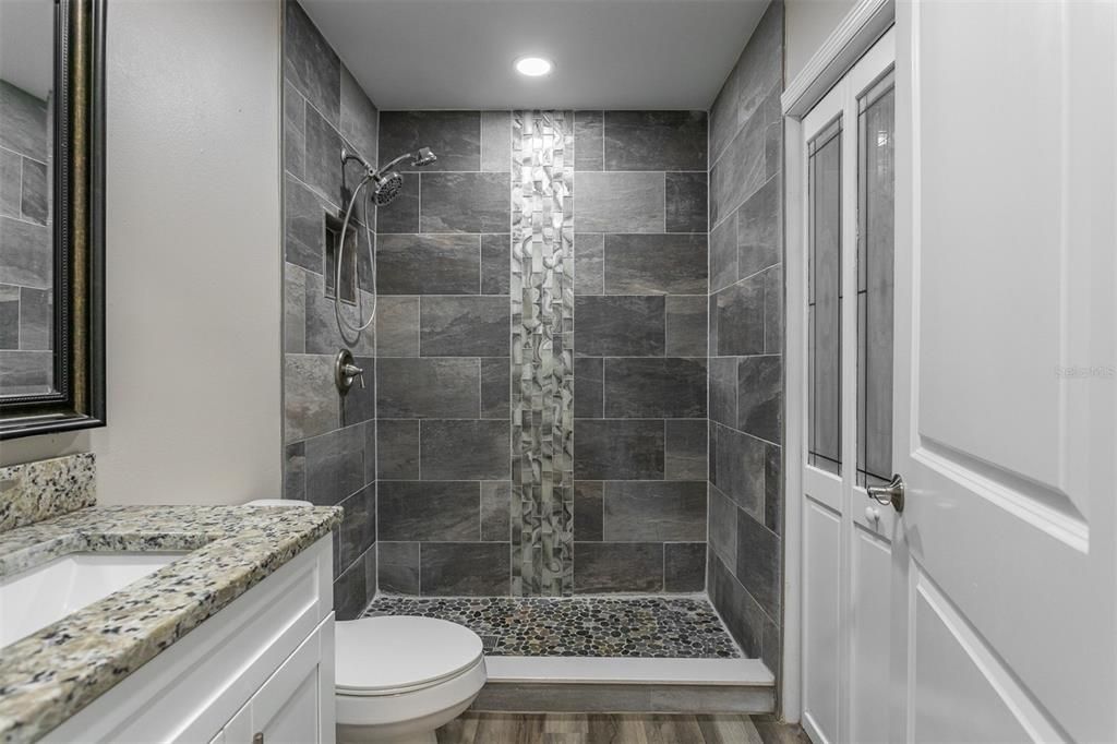 For Sale: $610,000 (3 beds, 3 baths, 1716 Square Feet)