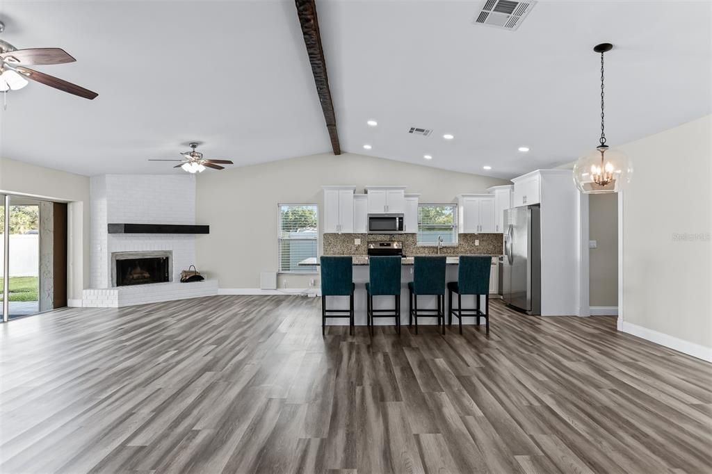 For Sale: $610,000 (3 beds, 3 baths, 1716 Square Feet)