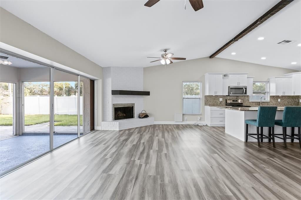 For Sale: $610,000 (3 beds, 3 baths, 1716 Square Feet)