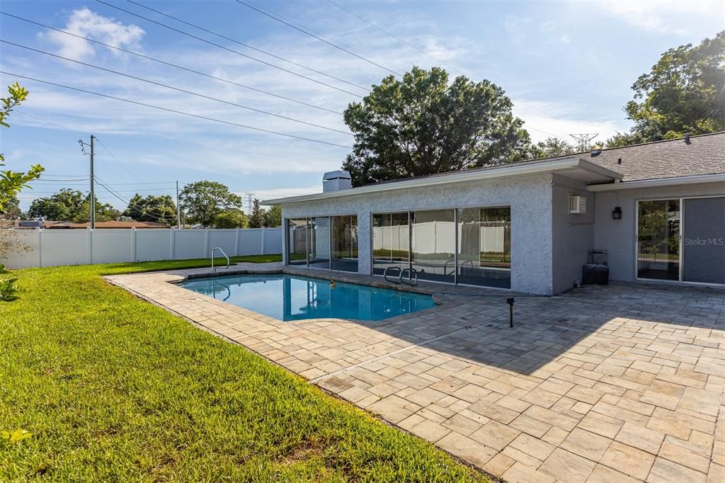 For Sale: $610,000 (3 beds, 3 baths, 1716 Square Feet)