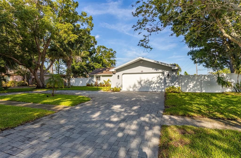 For Sale: $610,000 (3 beds, 3 baths, 1716 Square Feet)