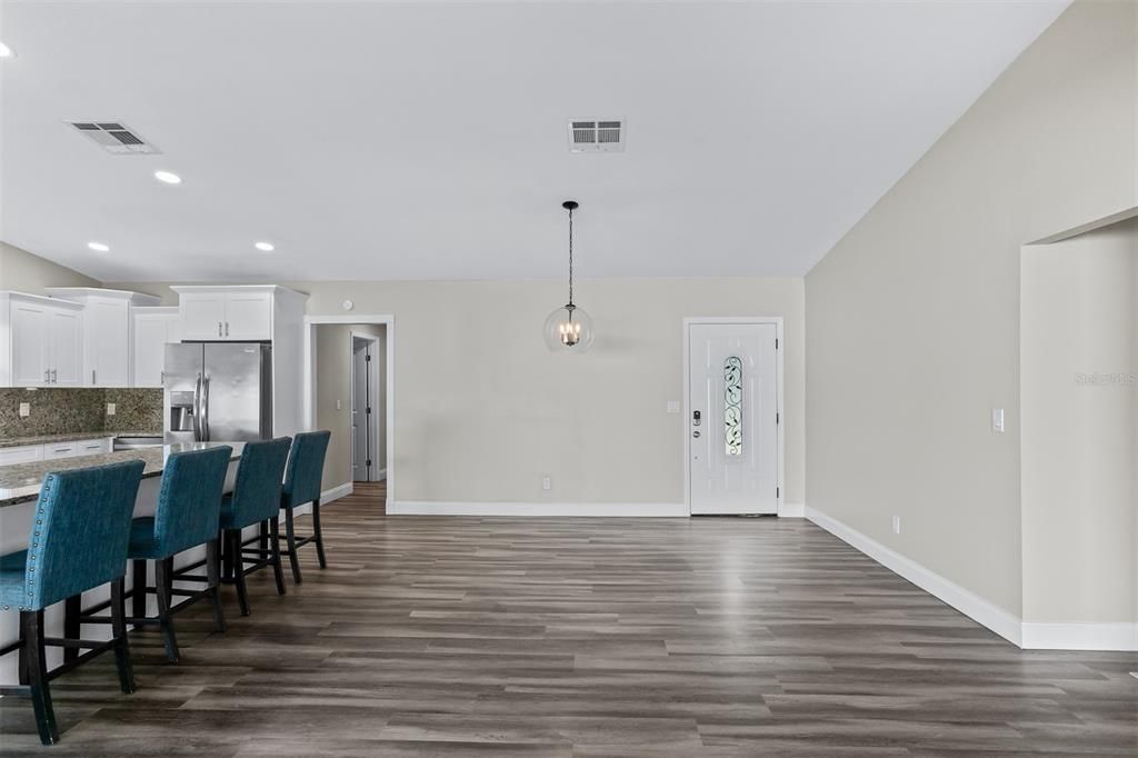 For Sale: $610,000 (3 beds, 3 baths, 1716 Square Feet)