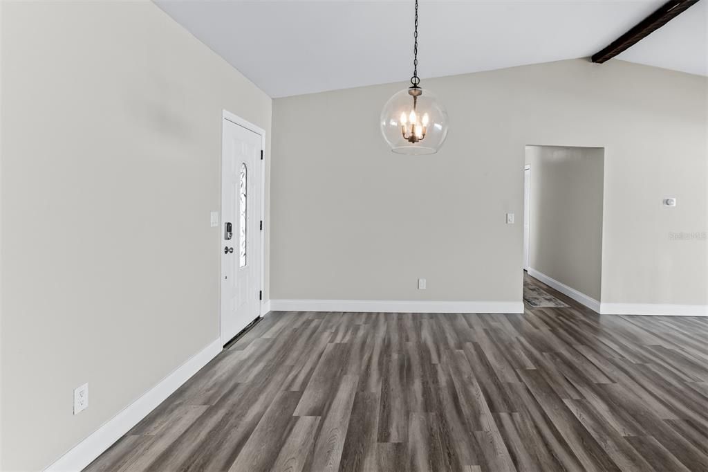For Sale: $610,000 (3 beds, 3 baths, 1716 Square Feet)