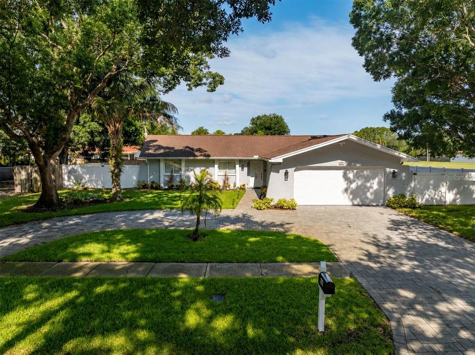 For Sale: $610,000 (3 beds, 3 baths, 1716 Square Feet)